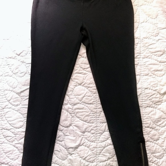 2 pairs of Leggings - Picture 6 of 7